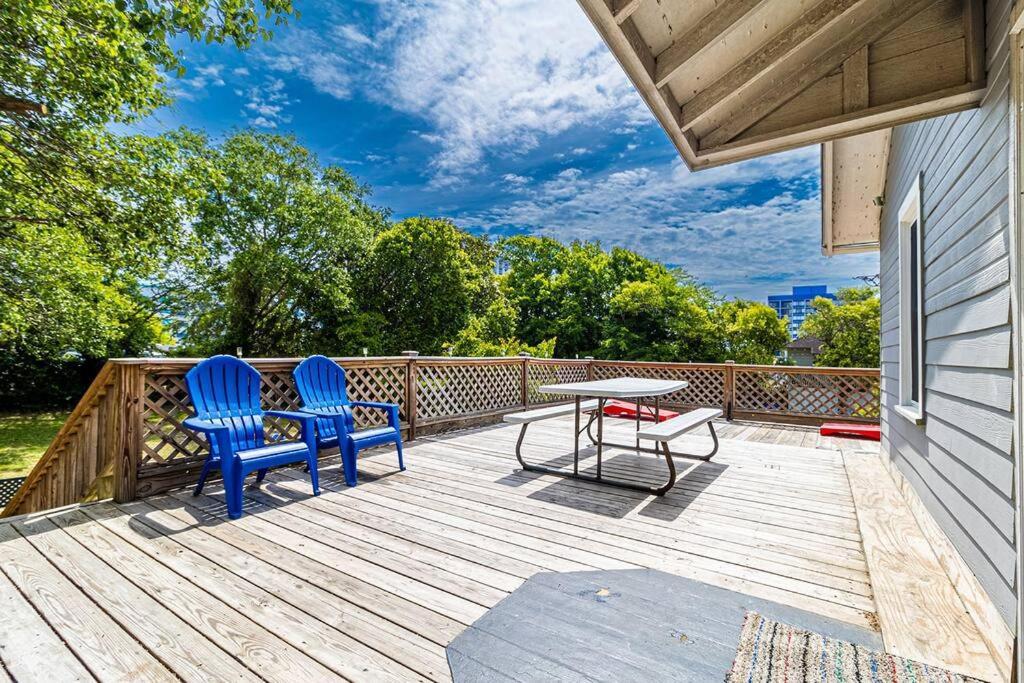 Gorgeous Centrally Located Ocean View 2 King, Huge Private Yard & Deck, Firepit, Bbq, & Game Tables Μιρτλ Μπιτς Εξωτερικό φωτογραφία