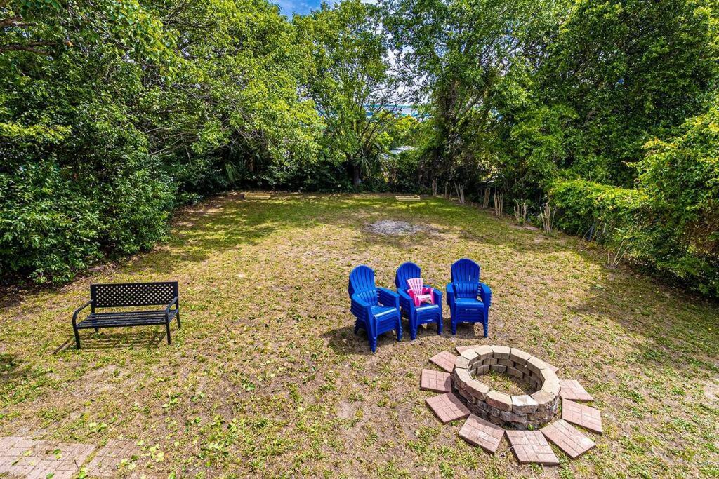 Gorgeous Centrally Located Ocean View 2 King, Huge Private Yard & Deck, Firepit, Bbq, & Game Tables Μιρτλ Μπιτς Εξωτερικό φωτογραφία