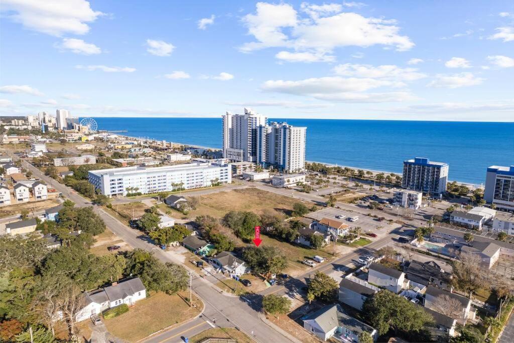 Gorgeous Centrally Located Ocean View 2 King, Huge Private Yard & Deck, Firepit, Bbq, & Game Tables Μιρτλ Μπιτς Εξωτερικό φωτογραφία