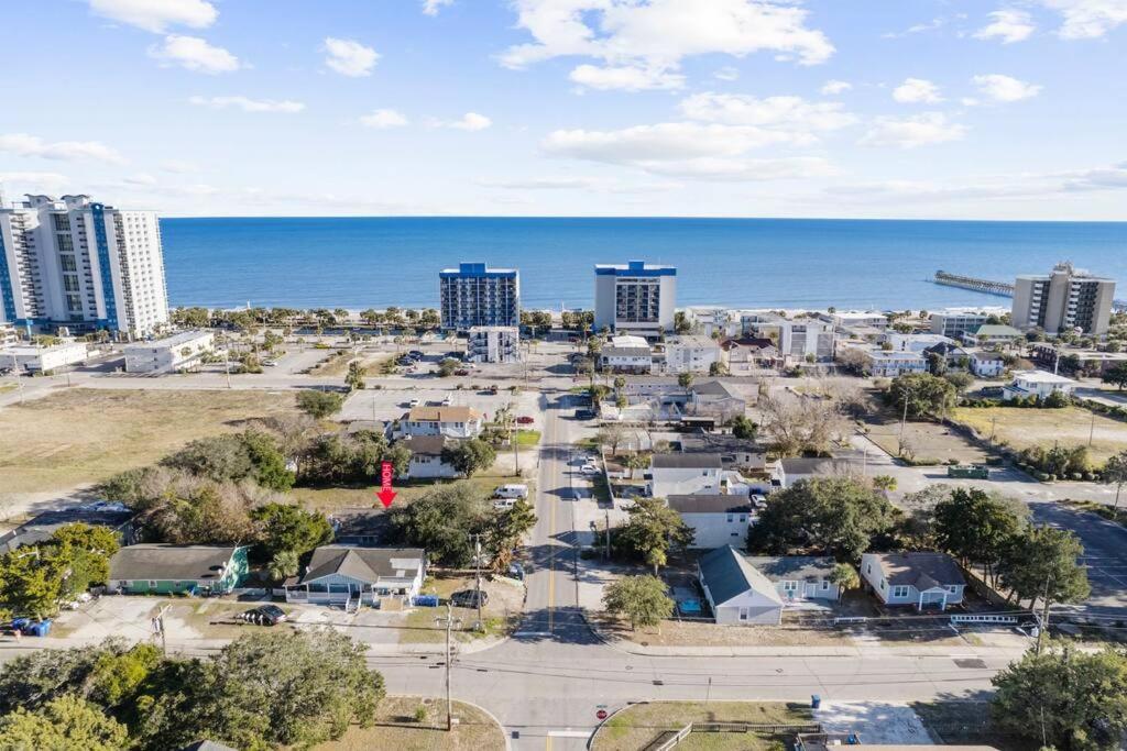 Gorgeous Centrally Located Ocean View 2 King, Huge Private Yard & Deck, Firepit, Bbq, & Game Tables Μιρτλ Μπιτς Εξωτερικό φωτογραφία
