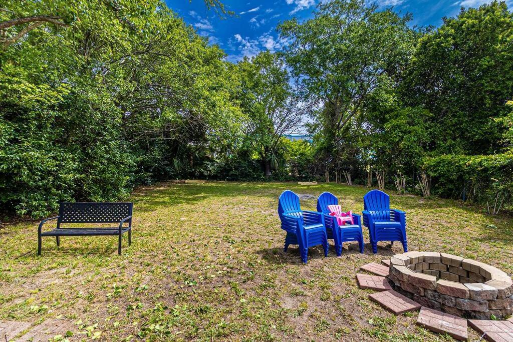 Gorgeous Centrally Located Ocean View 2 King, Huge Private Yard & Deck, Firepit, Bbq, & Game Tables Μιρτλ Μπιτς Εξωτερικό φωτογραφία