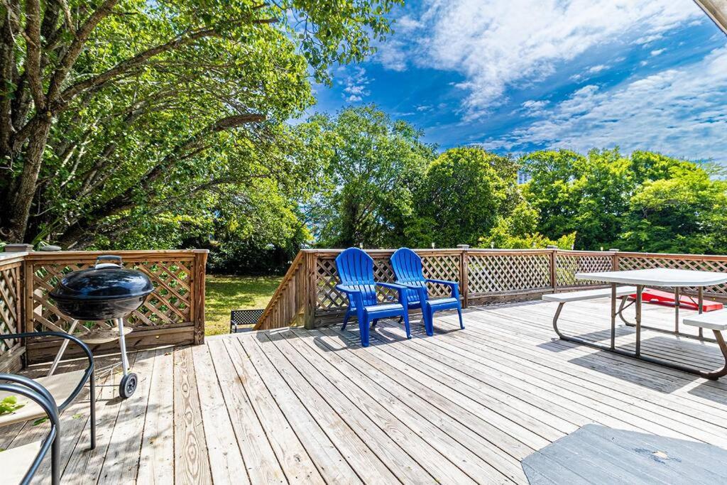 Gorgeous Centrally Located Ocean View 2 King, Huge Private Yard & Deck, Firepit, Bbq, & Game Tables Μιρτλ Μπιτς Εξωτερικό φωτογραφία