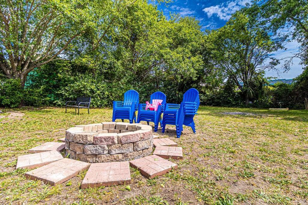Gorgeous Centrally Located Ocean View 2 King, Huge Private Yard & Deck, Firepit, Bbq, & Game Tables Μιρτλ Μπιτς Εξωτερικό φωτογραφία
