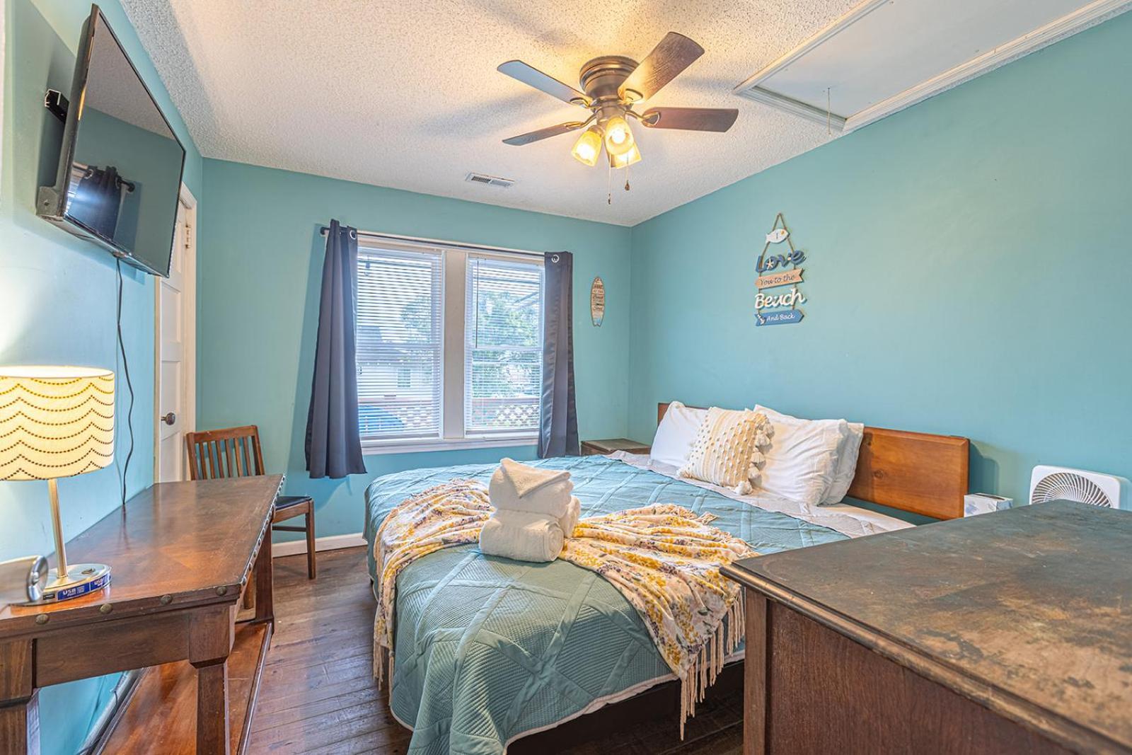Gorgeous Centrally Located Ocean View 2 King, Huge Private Yard & Deck, Firepit, Bbq, & Game Tables Μιρτλ Μπιτς Εξωτερικό φωτογραφία