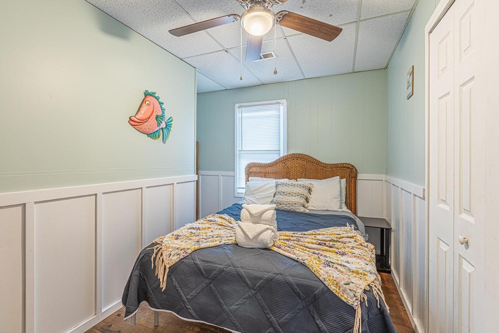 Gorgeous Centrally Located Ocean View 2 King, Huge Private Yard & Deck, Firepit, Bbq, & Game Tables Μιρτλ Μπιτς Εξωτερικό φωτογραφία