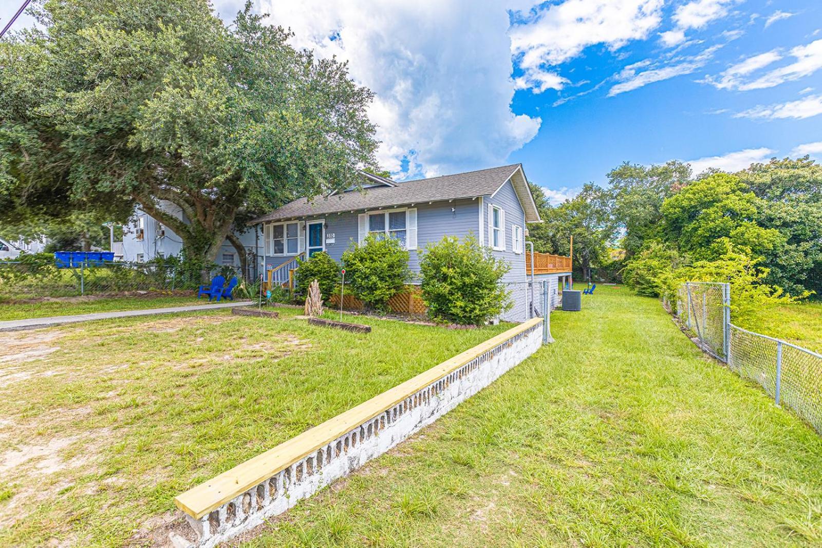 Gorgeous Centrally Located Ocean View 2 King, Huge Private Yard & Deck, Firepit, Bbq, & Game Tables Μιρτλ Μπιτς Εξωτερικό φωτογραφία