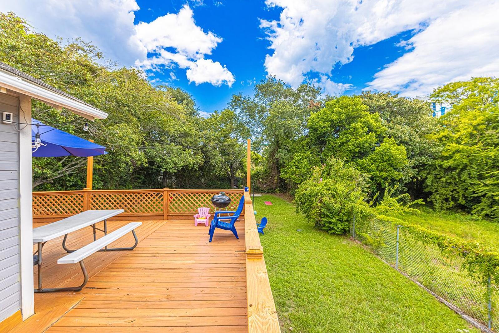 Gorgeous Centrally Located Ocean View 2 King, Huge Private Yard & Deck, Firepit, Bbq, & Game Tables Μιρτλ Μπιτς Εξωτερικό φωτογραφία