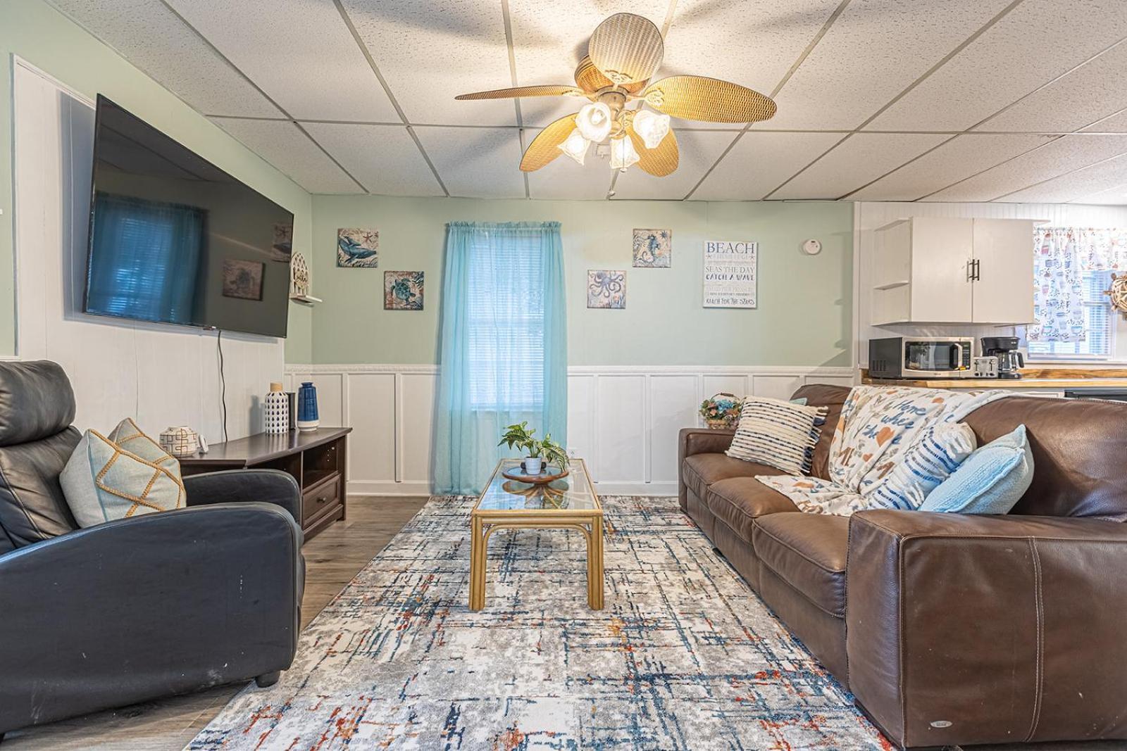 Gorgeous Centrally Located Ocean View 2 King, Huge Private Yard & Deck, Firepit, Bbq, & Game Tables Μιρτλ Μπιτς Εξωτερικό φωτογραφία