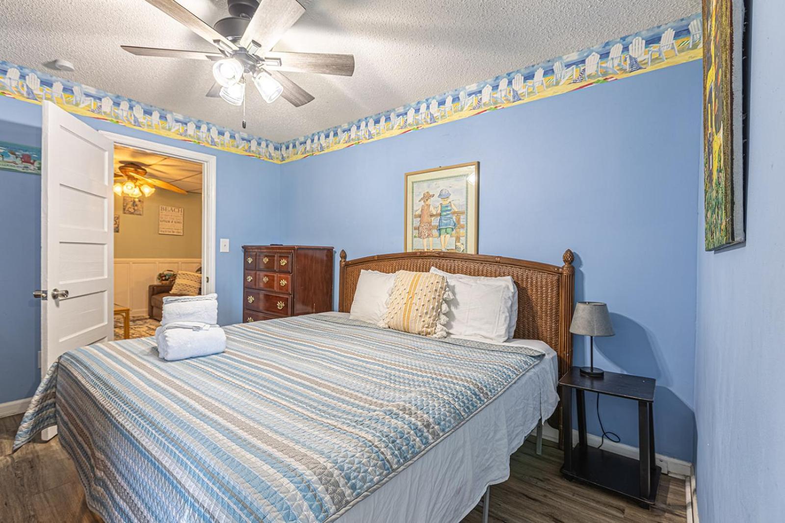 Gorgeous Centrally Located Ocean View 2 King, Huge Private Yard & Deck, Firepit, Bbq, & Game Tables Μιρτλ Μπιτς Εξωτερικό φωτογραφία