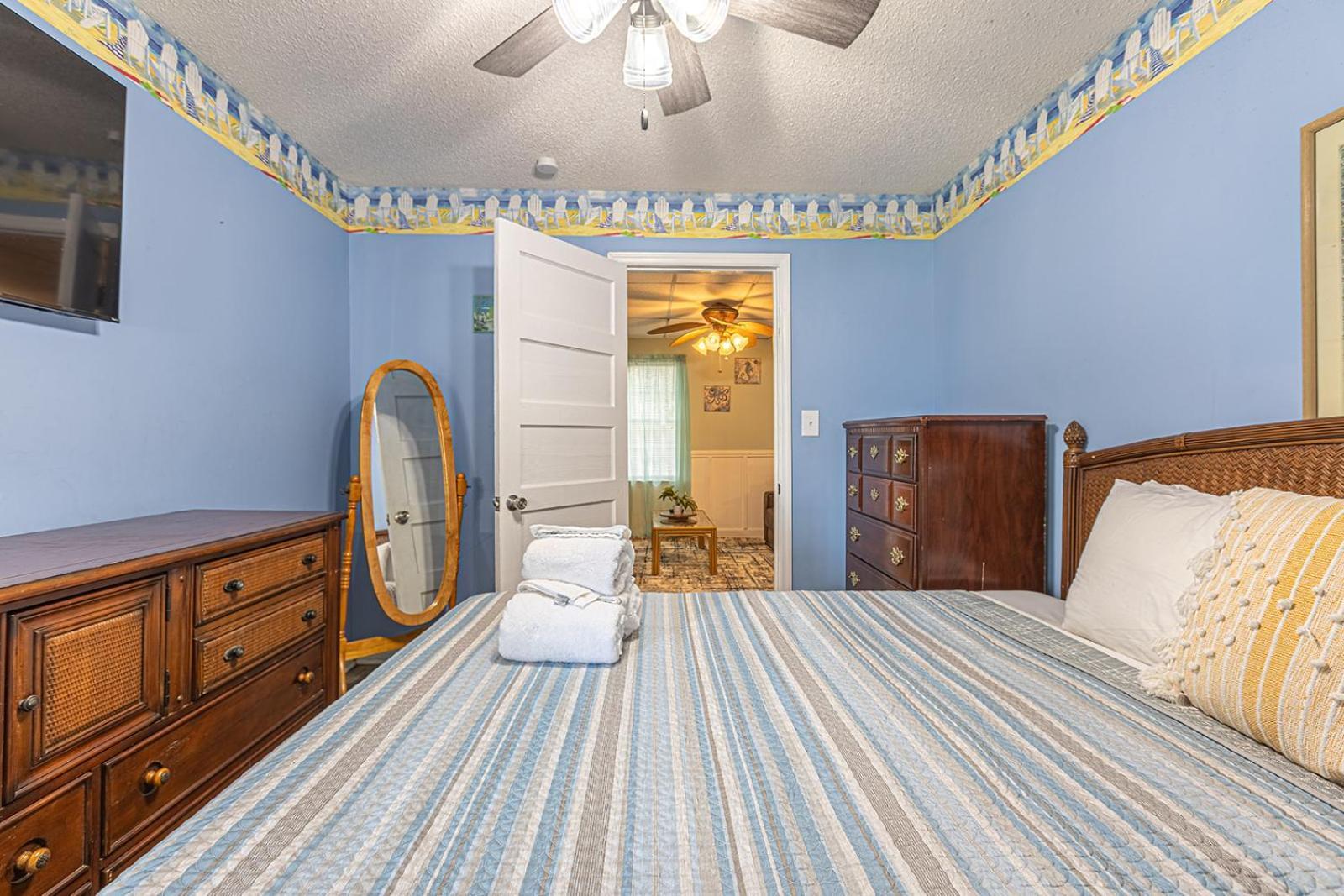 Gorgeous Centrally Located Ocean View 2 King, Huge Private Yard & Deck, Firepit, Bbq, & Game Tables Μιρτλ Μπιτς Εξωτερικό φωτογραφία